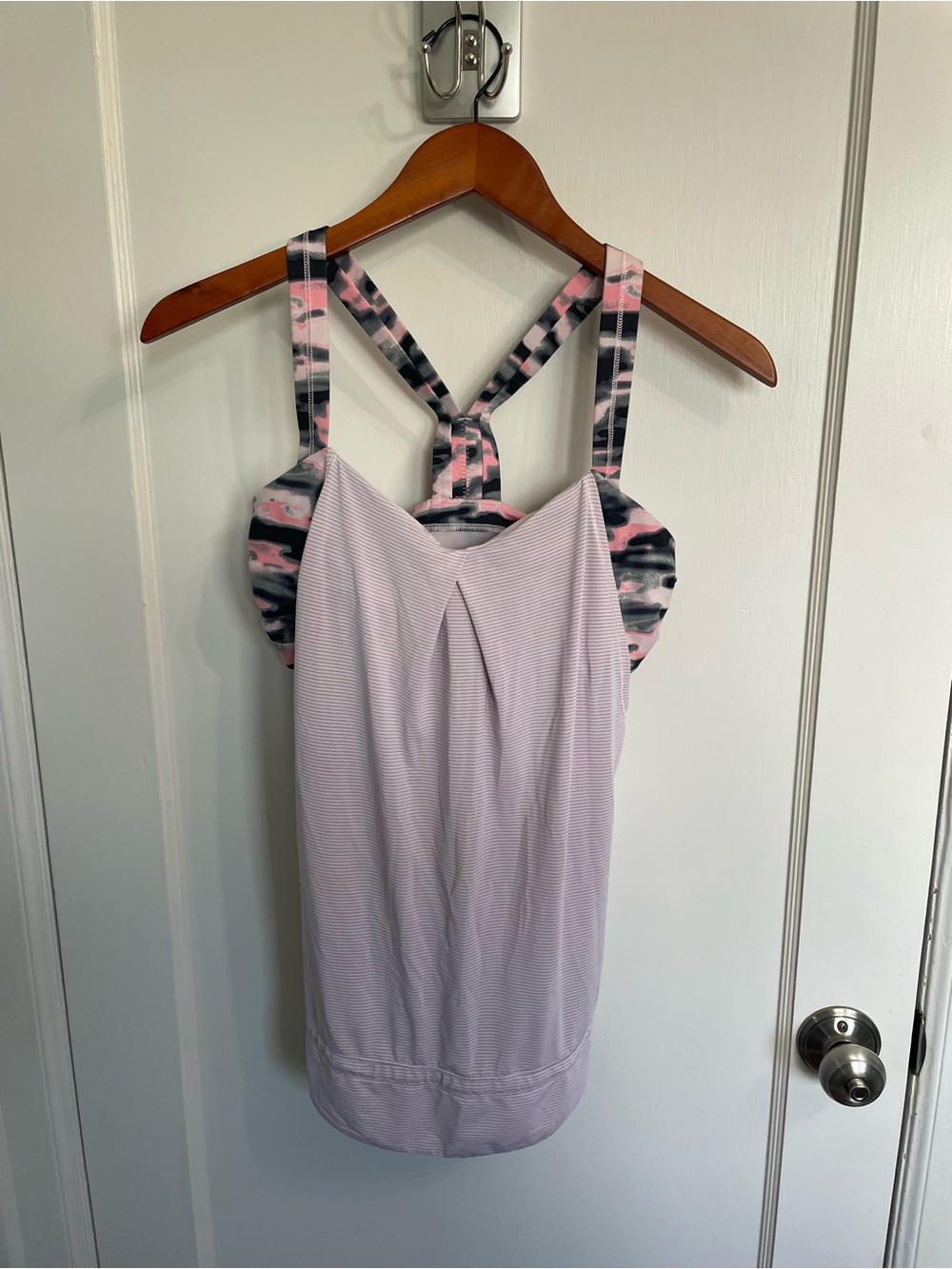 lululemon Built-In Bra Tank Size 8 Pink Stripe Camo Cross Back Racerback